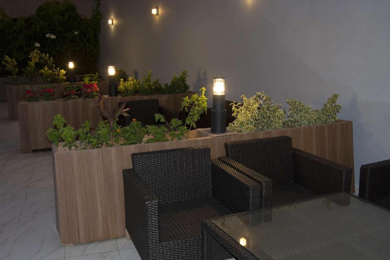 דקר Axil Hotel מראה חיצוני תמונה